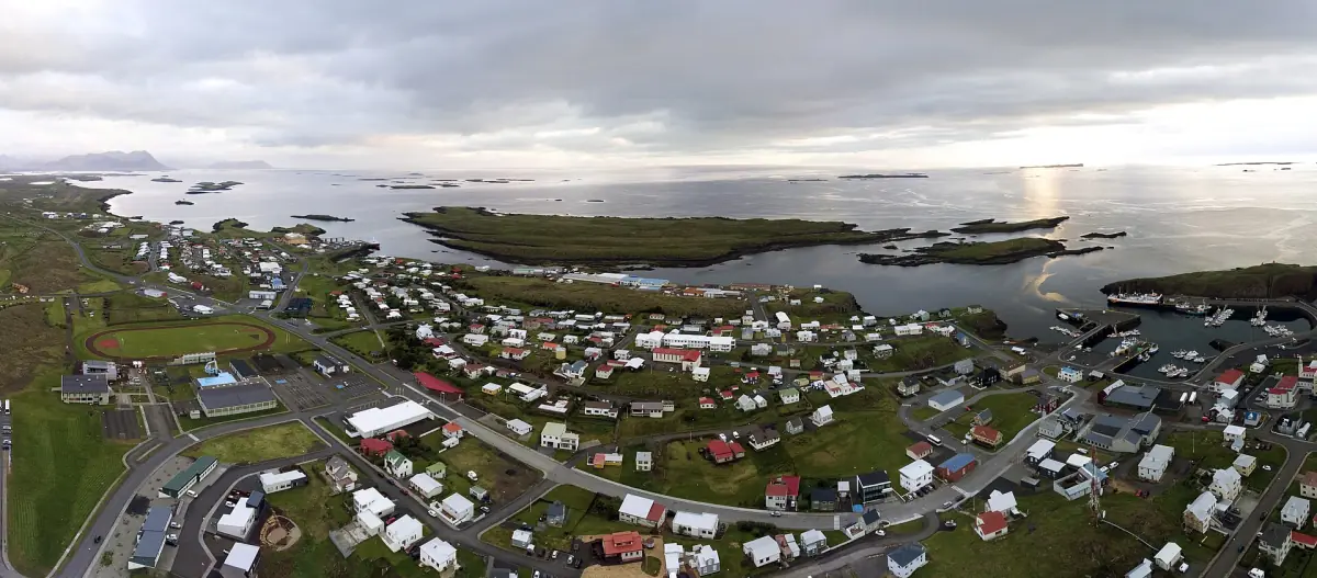 Stykkishólmur facing the midnight sun